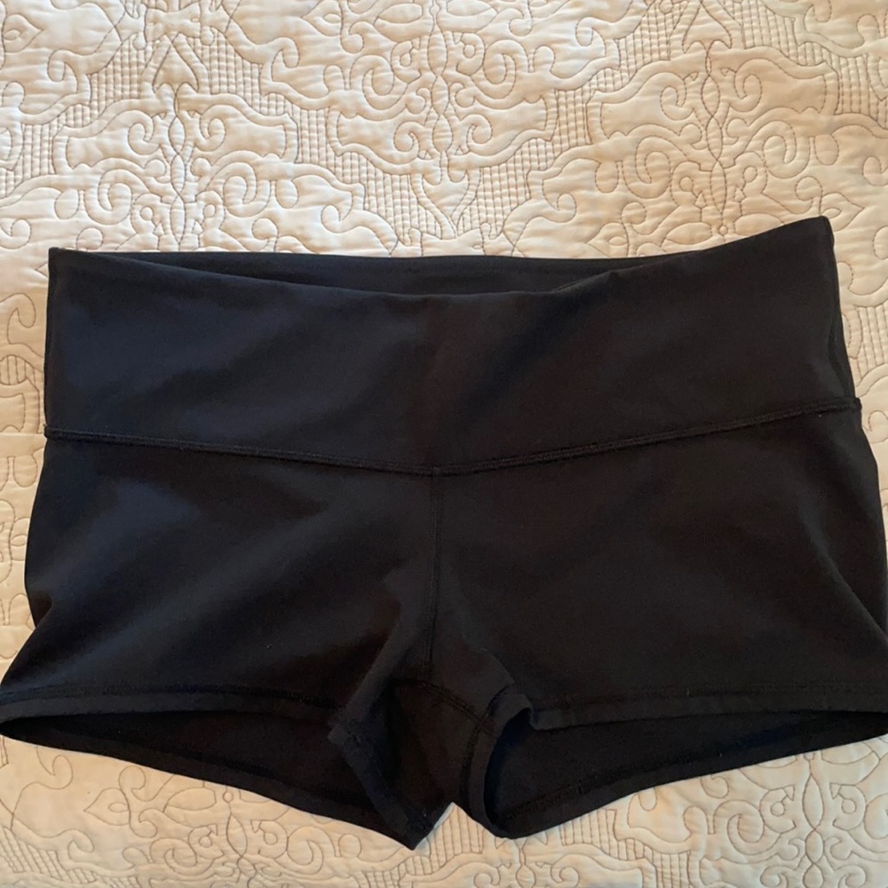 Lululemon size 8 shorts